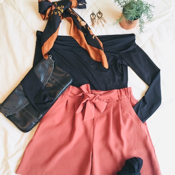 2/$12! H&M Off Shoulder Long Sleeve Top Black - Picture 11 of 14